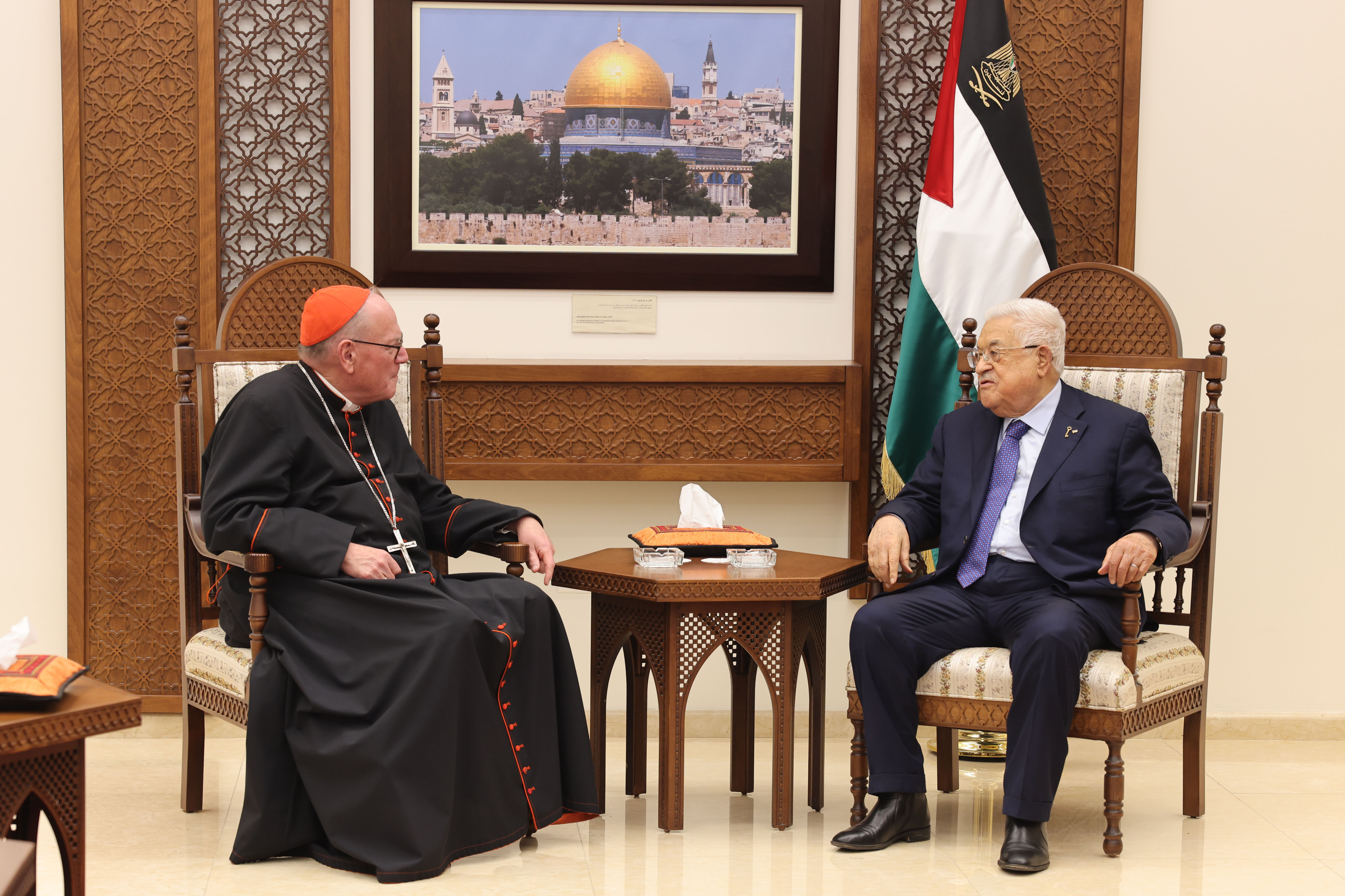 الرئيس أثناء لقاء رئيس أساقفة مدينة نيويورك الكاردينال تيموثي دولان (تصوير: ثائر غنايم)